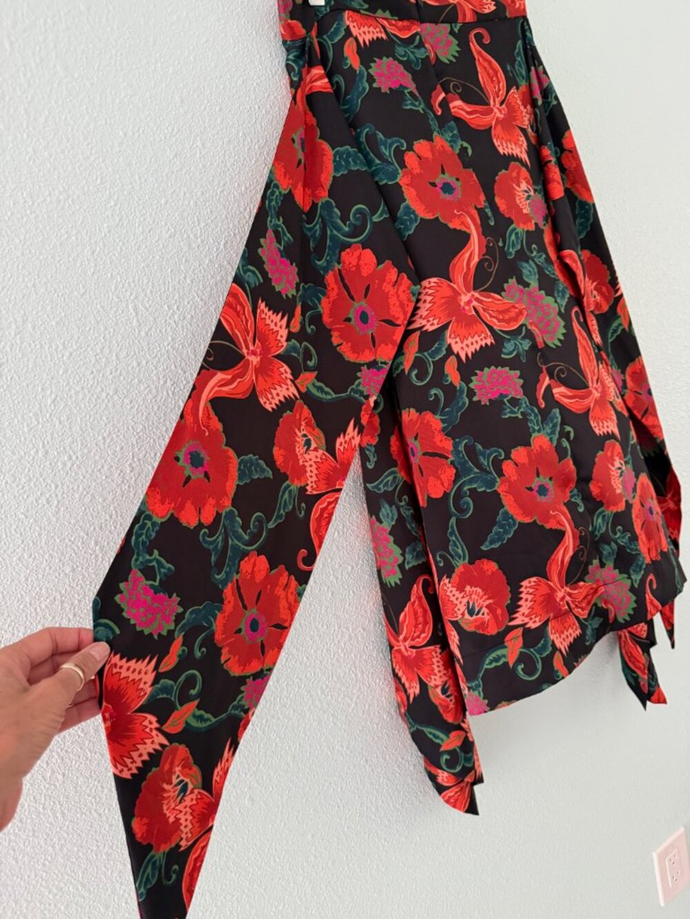 ZARA Floral Midi Skirt Asymmetric Hem Size XS - Picture 5 of 9
